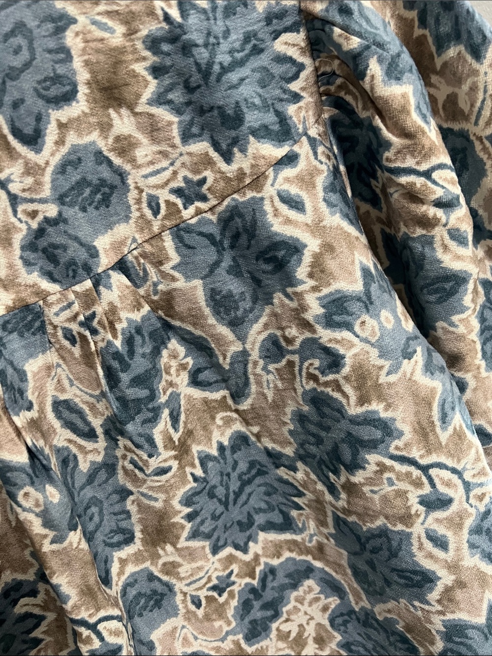 NWT Floral Gigio Top Blouse Shirt Medium Blue - Picture 8 of 12